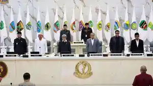 Pimpinan-DPRD-Jabar-dan-Gubernur-Jabar.jpg