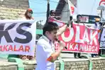 PKS-Takalar-demo-BBM-di-jalan-Paririsi-Kelurahan-Pattallassang.jpg