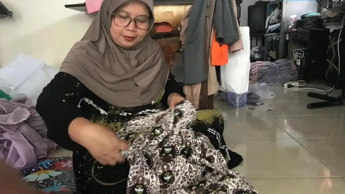 Seragam Gratis Belum Mengalir ke Semua Penjahit Lokal, Order Pribadi Masih Jadi Andalan - Tribunjateng.com