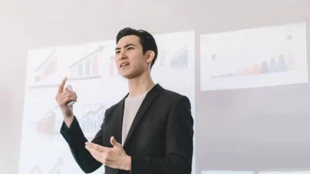 40 PANTUN Pembuka Persentasi Agar Suasana Makin Happy, Anti-Boring dan Berkesan