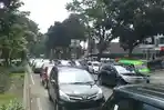 Arus Lalu Lintas Arah Tajur Tersendat di Simpang Sukasari