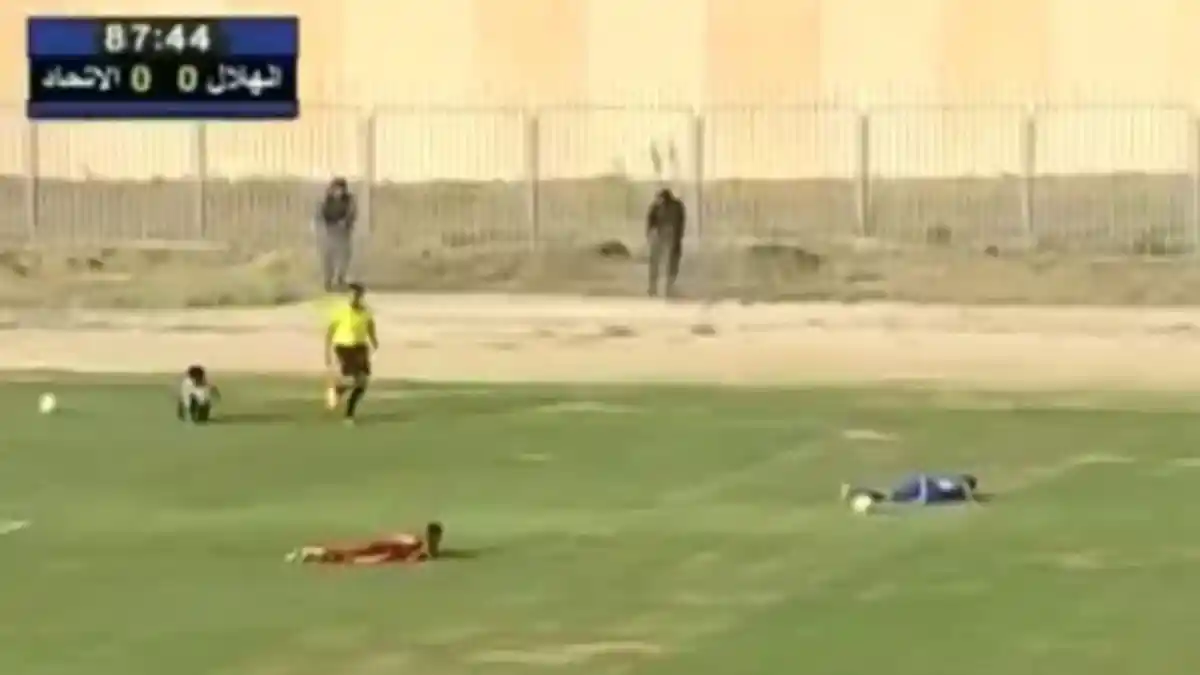 Terdengar Suara Tembakan, Para Pemain di Laga Final Piala Libya Tiarap di Tengah Lapangan