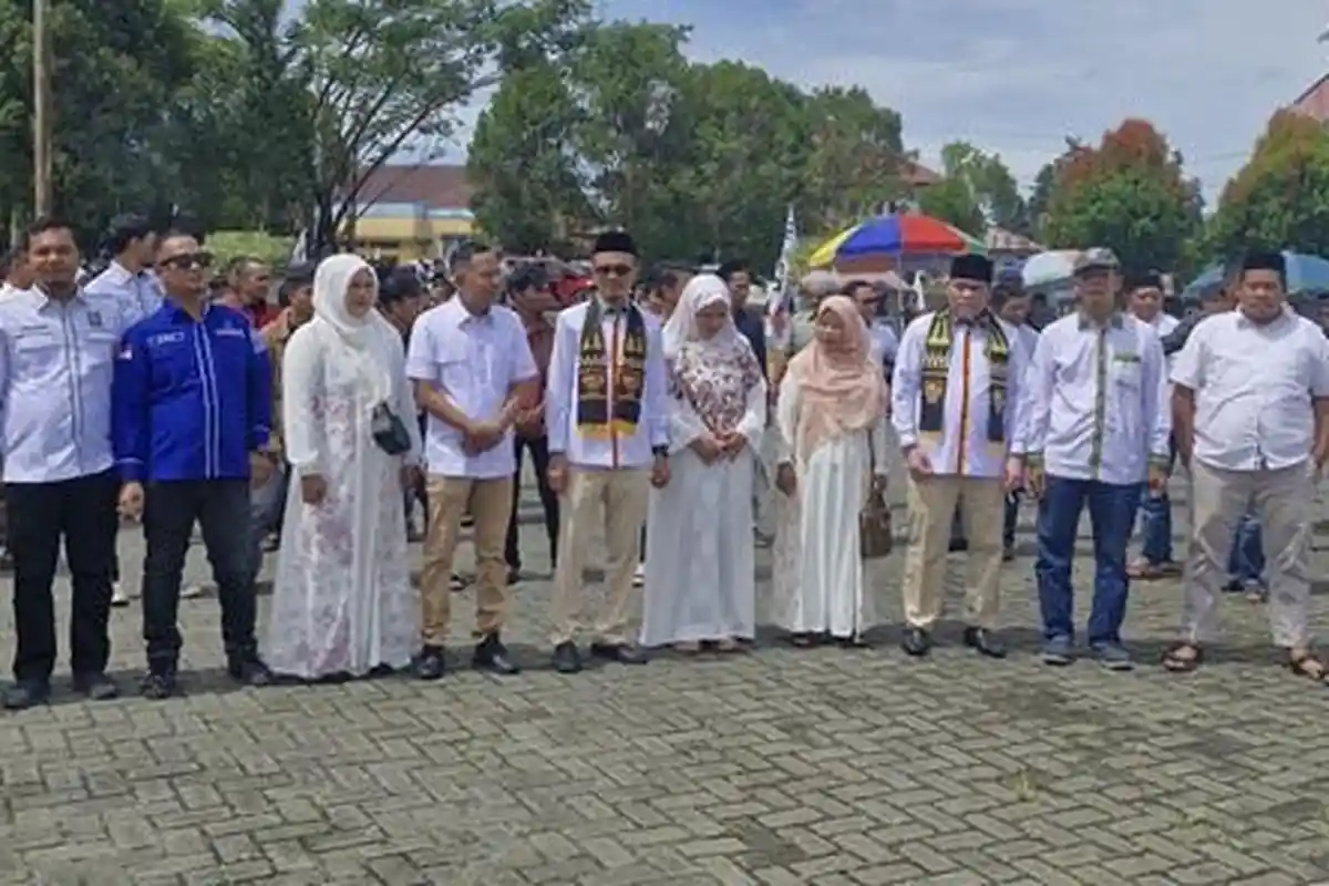 Massa Pendukung Hadiri Deklarasi Pasangan Rabbani di Lapangan Sada Kata Subulussalam