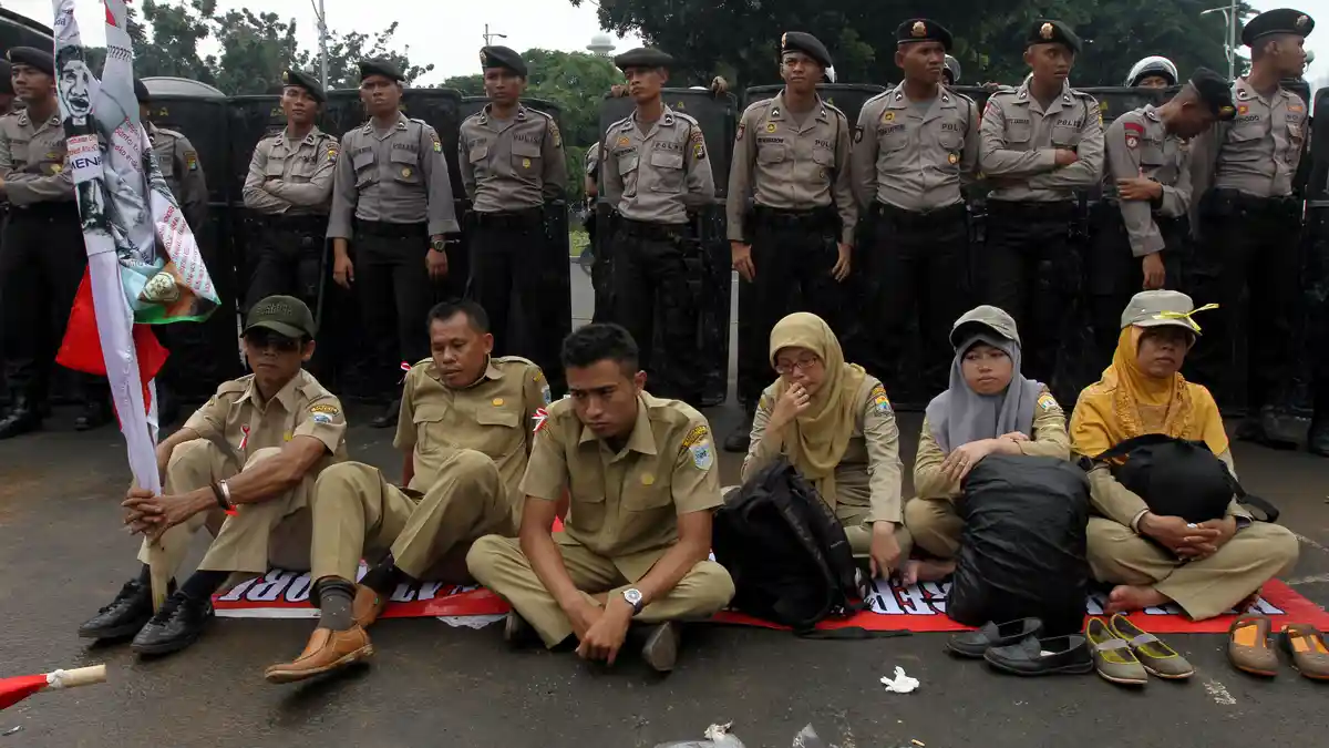 DPR Harus Desak Pemerintah Periksa Kelayakan Kelulusan Pelamar Honorer K2