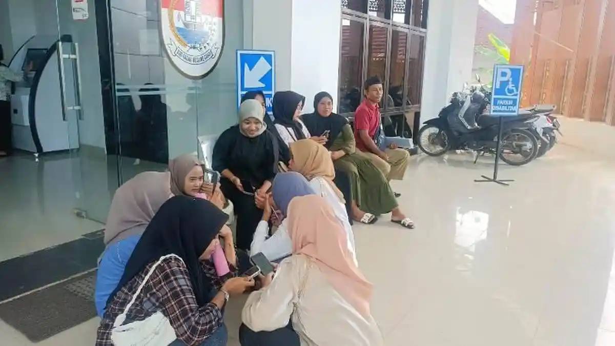 Hari Kedua Masuk Kerja, MPP Mesuji Dibanjiri Pelajar Urus Perekaman e-KTP
