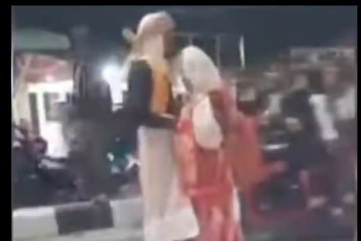 Viral Video Pasangan Berpelukan di Tengah Jalan hingga Bikin Macet, Polisi Bantah Ada Hubungan Intim