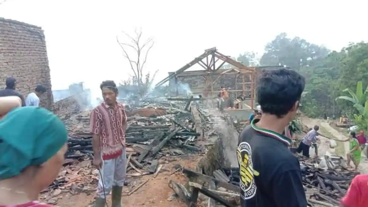 Enam Rumah di Lebak Hangus Terbakar, Diduga Karena Regulator Gas Bocor