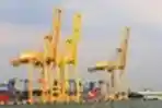 Aktifitas Pelabuhan Petikemas Tanjung Mas Semarang