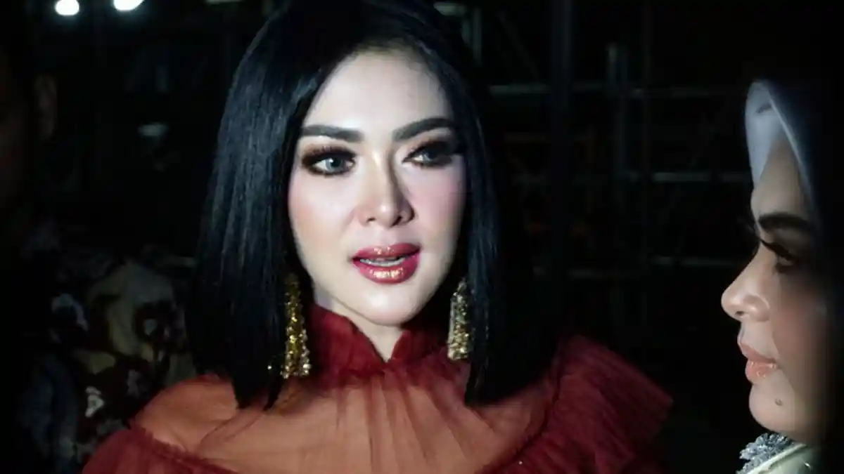 Beredar Kabar Acara Lamaran Syahrini, Sah Jadi Tunangan Reino Barack?