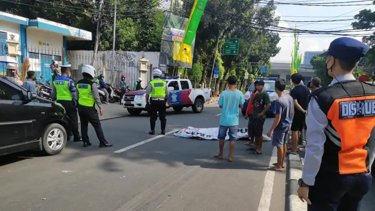Bus Transjakarta Tabrak Pemulung Hingga Tewas di Jalan Raya Pasar Minggu