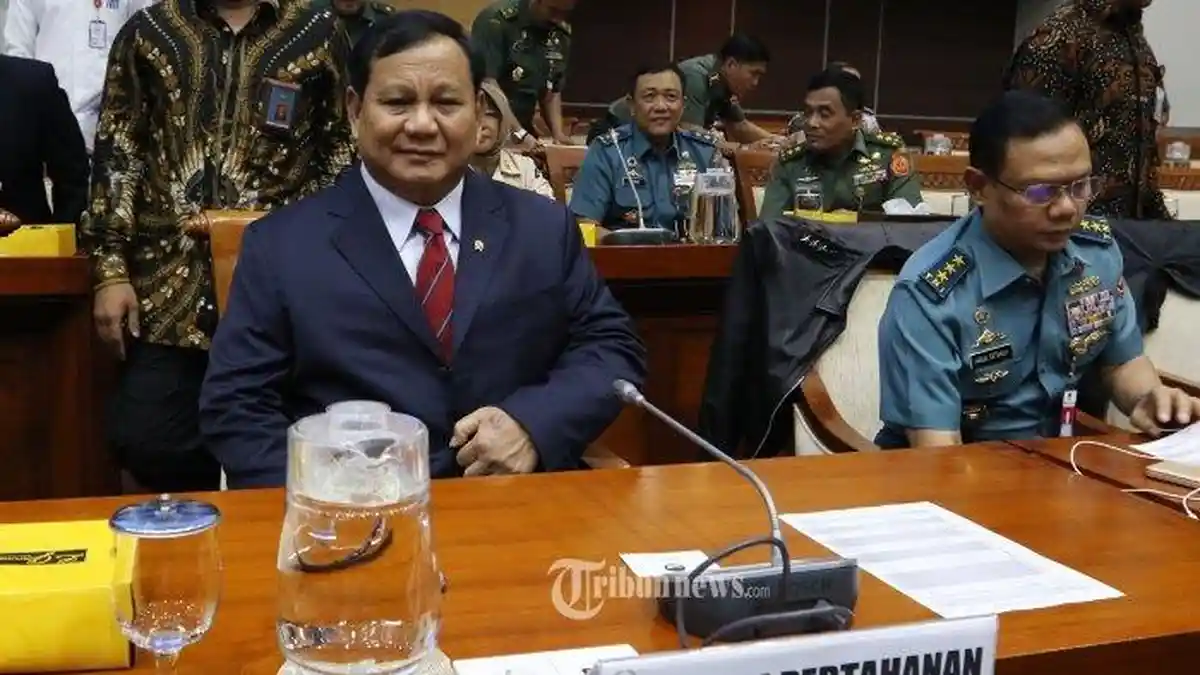 Prabowo Menduga Ada Kekuatan Asing di Balik Demo Penolakan UU Cipta kerja yang Berujung Anarkis