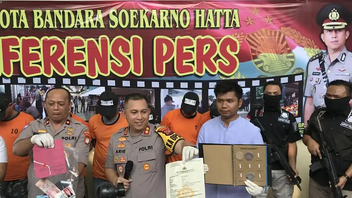 Tawarkan Pembuatan KTP, SIM, dan SKCK, Komplotan Pemalsu Dokumen Diringkus