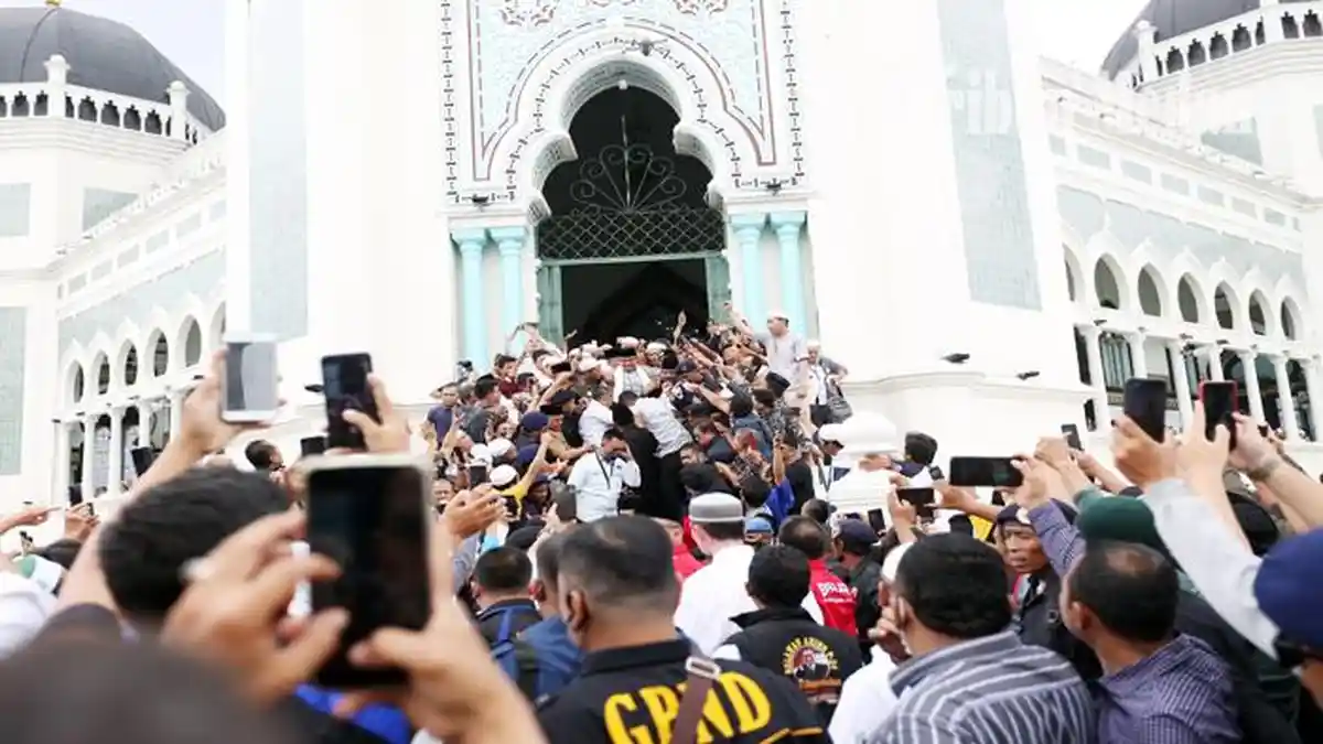 Berita Foto: Jelang Pilpres 2024, Anies Baswedan Minta Didoakan dan Perjalanan Pertamanya di Medan - 4112022_MENYAPA-WARGA_ABDAN-SYAKURO-1.jpg