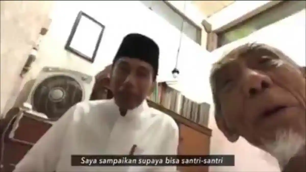 Terungkap Isi Kertas yang Dibaca Mbah Moen, Gus Majid Jelaskan Doa yang Sebut Nama Prabowo
