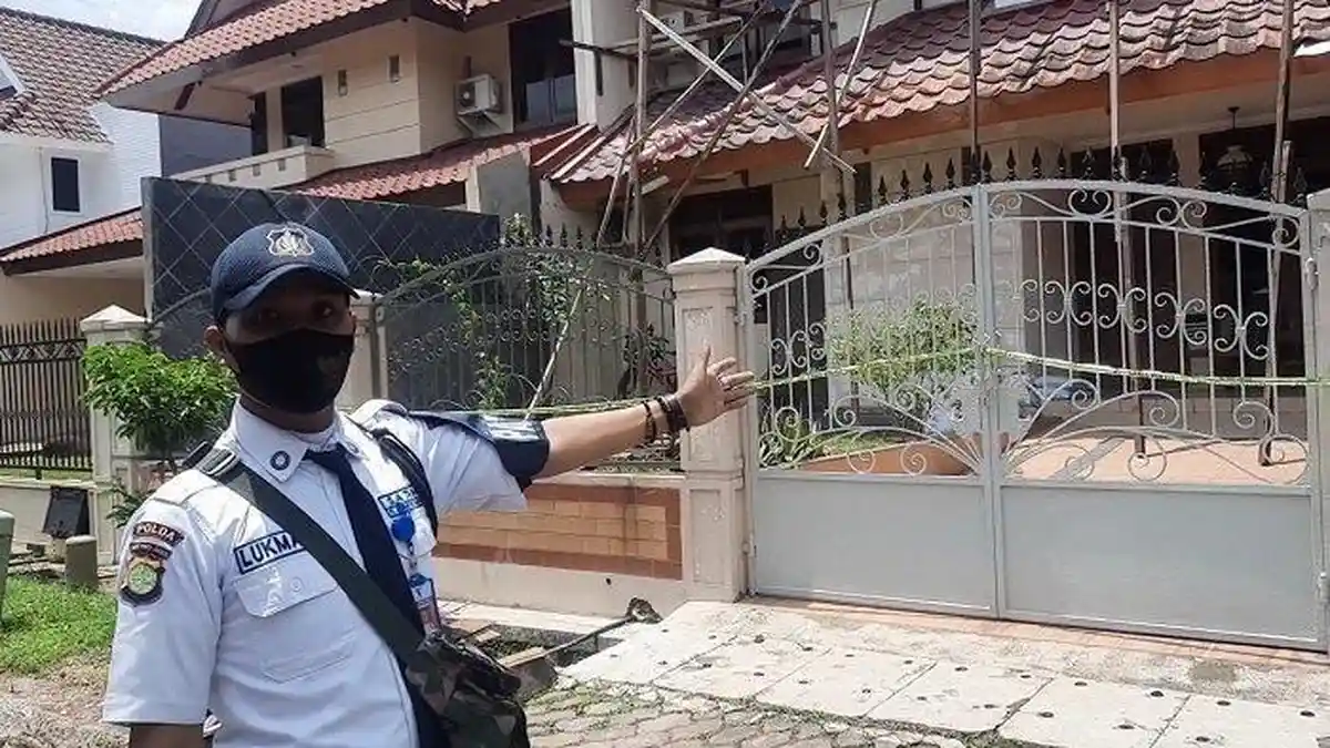 SATPAM Akui Ada Tamu Datang ke Rumah Pasutri yang Ditemukan Tewas Dibacok di Giri Loka 2 BSD Serpong