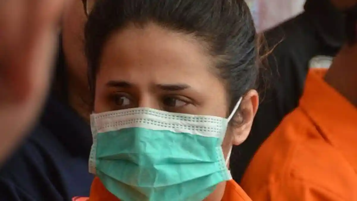 Apakah Putri Artis Elvy Sukaesih Pengedar atau Pemakai Sabu?