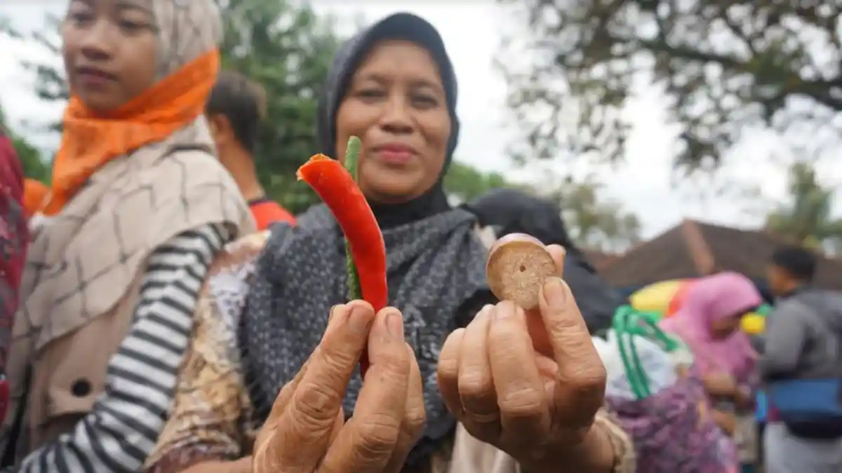 Dilempari Isi Gunungan, Warga Boyolali ini Merasa Beruntung Luar Biasa