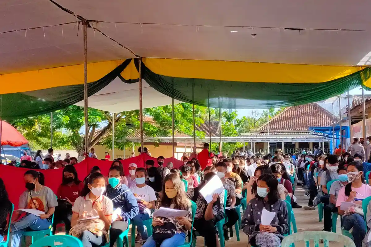 Jelang PTM, Ratusan Pelajar di Pringsewu Lampung Divaksin Covid-19