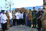 Bupati Samosir Serahkan Hewan Kurban Bantuan dari Presiden dan Pemkab