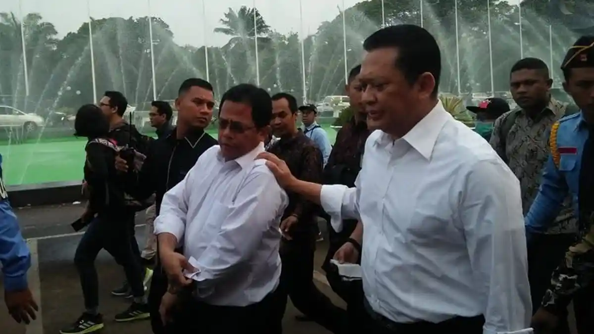 Ketua DPR dan Rombongan Kocar-kacir Akibat Tembakan Gas Air Mata