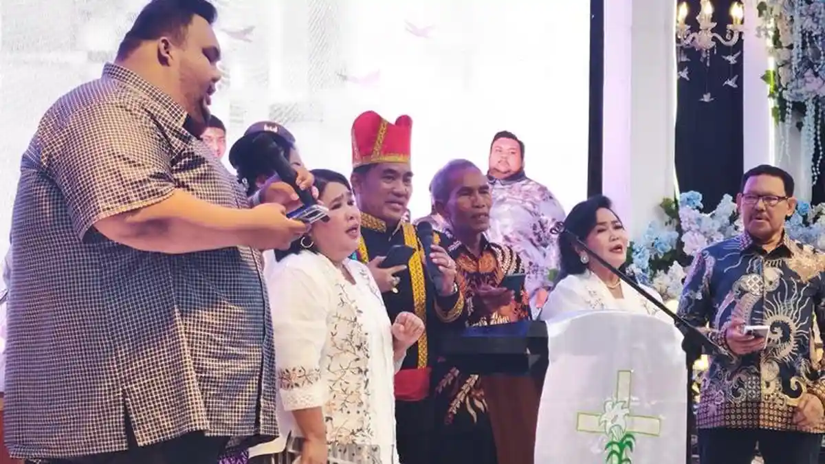 Pulang Kampung Kakas, Syukuran HUT ke-33 Pernikahan, Gubernur Sulut YSK: Istri Itu Tiang Doa