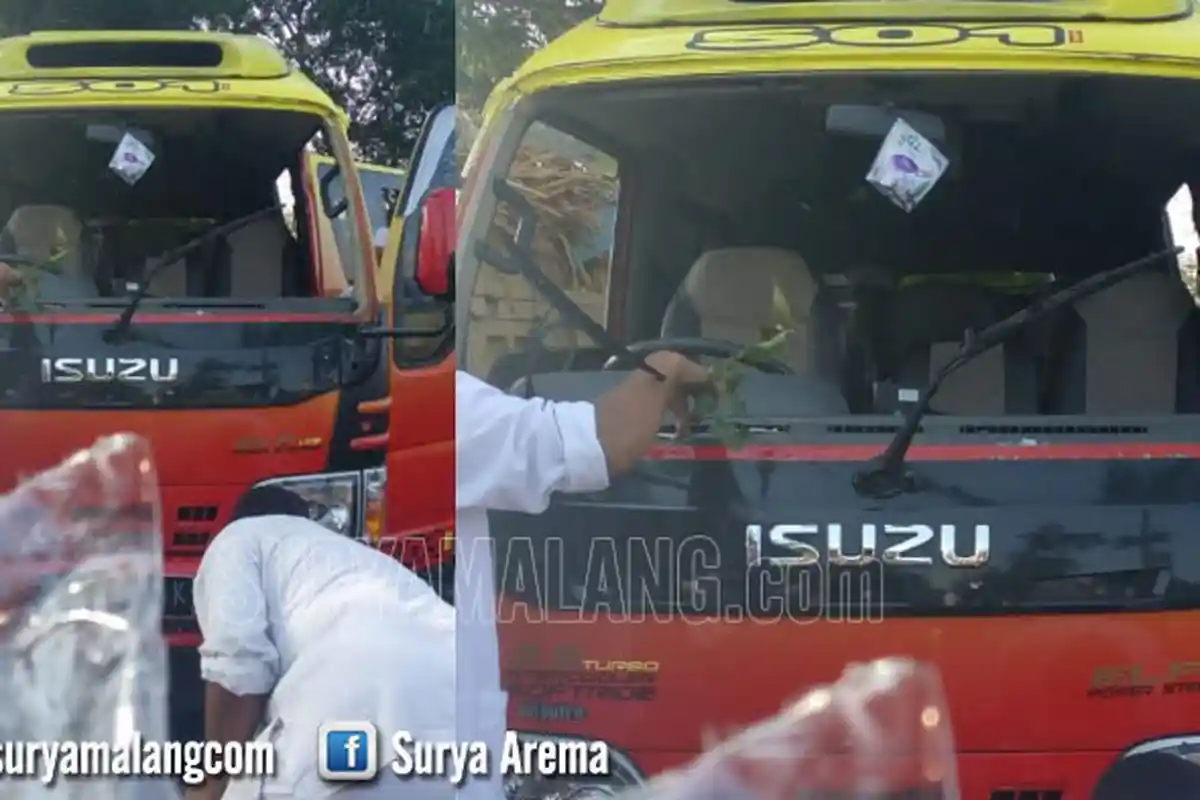 Pengendara Yamaha N Max Lemparkan Botol ke Mobil Rombongan Warga NU asal Blitar