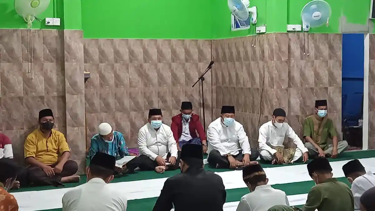 Warga Kampung Baru Siantan Luncurkan Khatam Al Qu'ran Satu Juz Satu Keluarga Satu Bulan