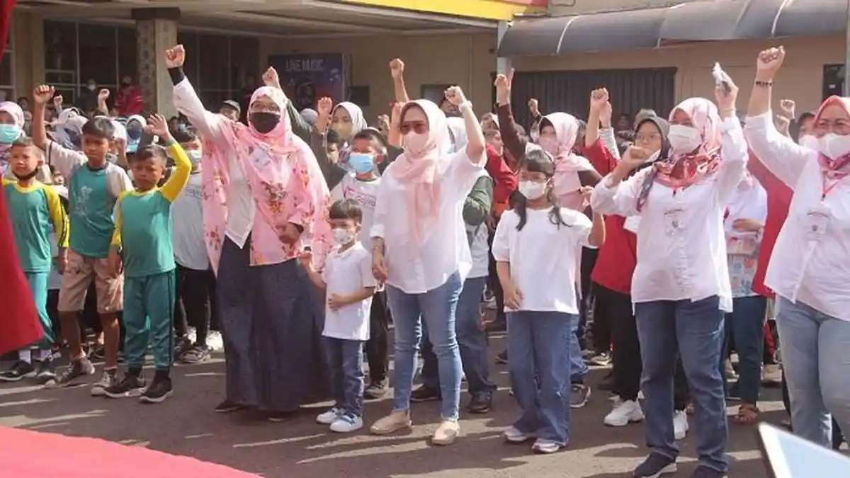 Hari Anak Nasional 2022 Purbalingga Meriah, Ada Nyanyi Trio bareng Bupati dan Bermain Egrang