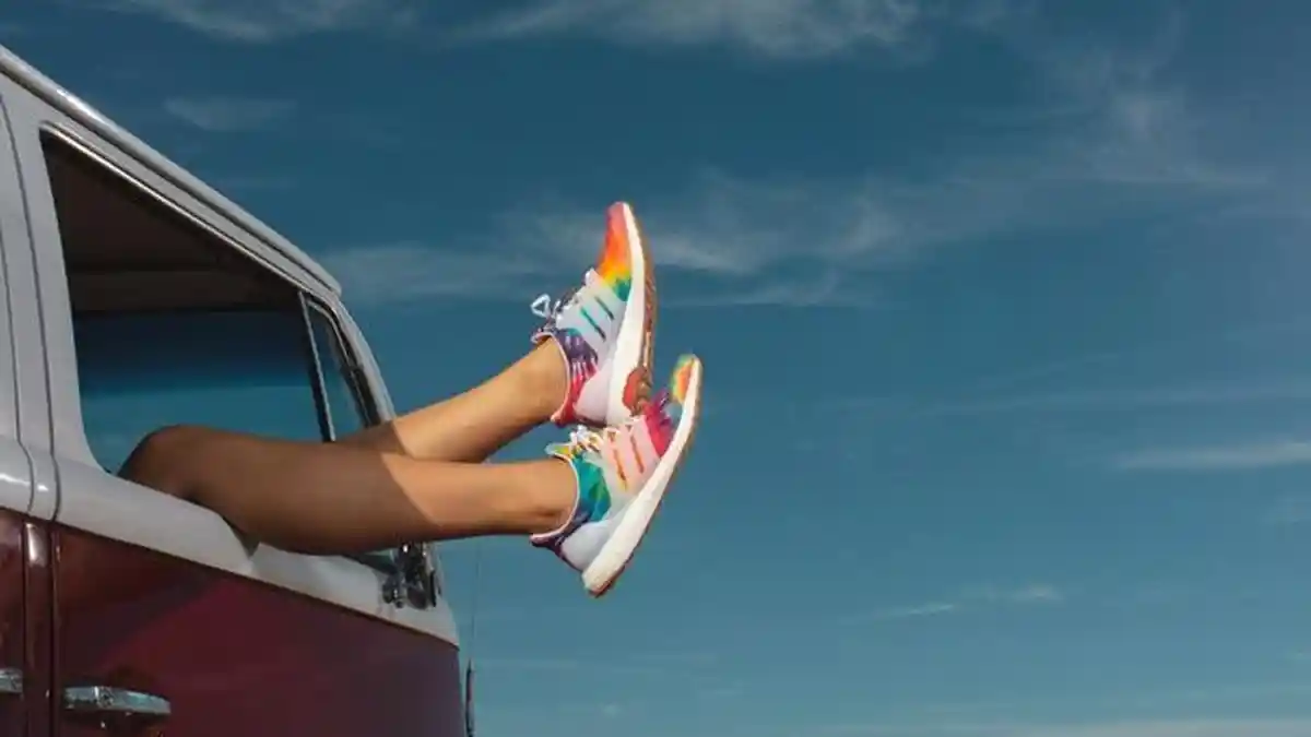 Bertemakan Woodstock 1969, Adidas Rilis Sneakers UltraBOOST