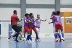Tim-Futsal-Putri-Sumut-dengan-Tim-Futsal-Putri-Papua-Barat-pada-pertandingan.jpg
