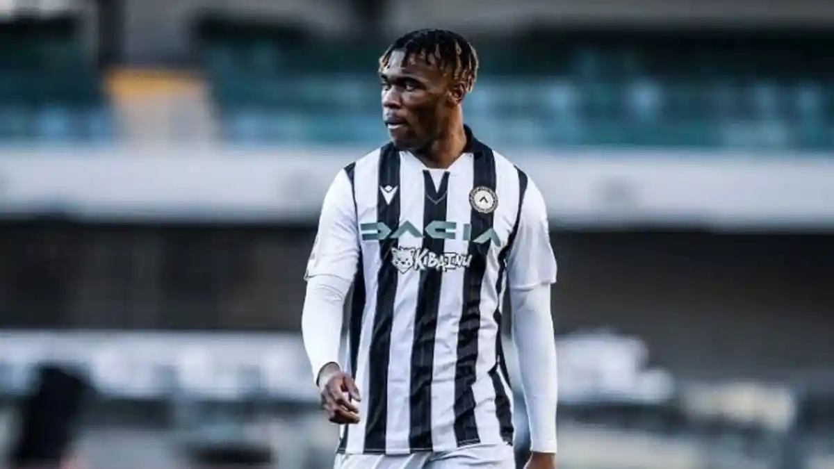 Bek Timnas U21 Italia Tabrak Bar, Seperti Ada Bom Meledak