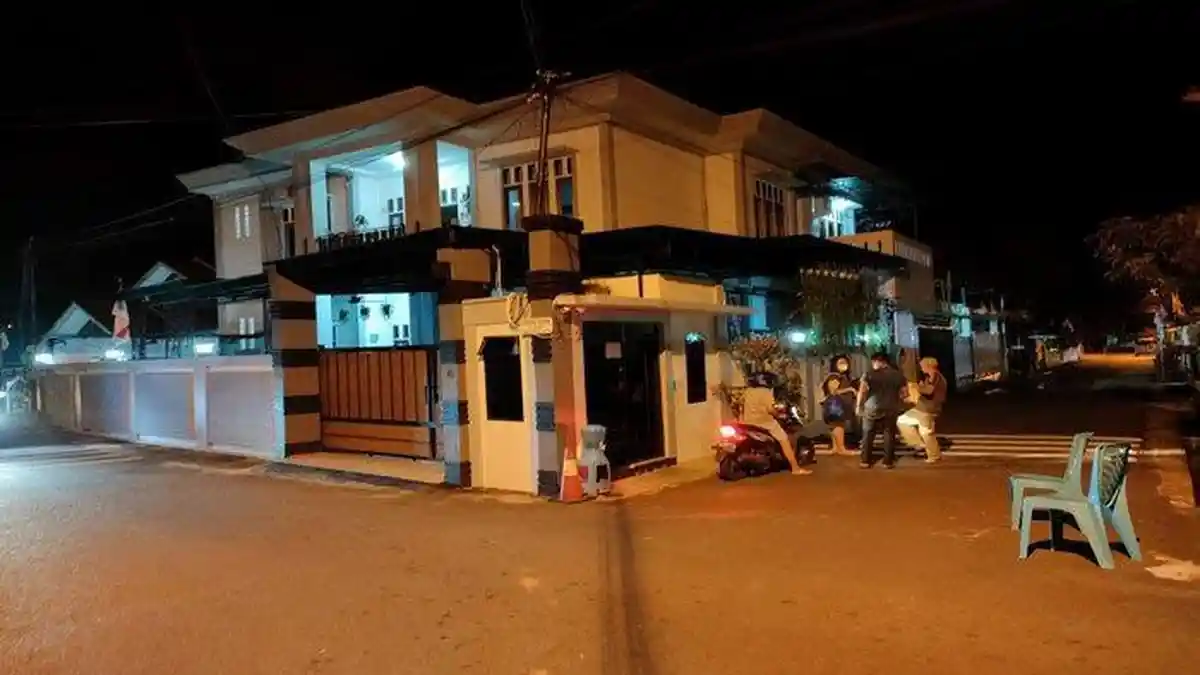 Jadi Tersangka dan Ditahan KPK, Rumah Pribadi Bupati Bintan Dijaga Ketat Satpol PP 