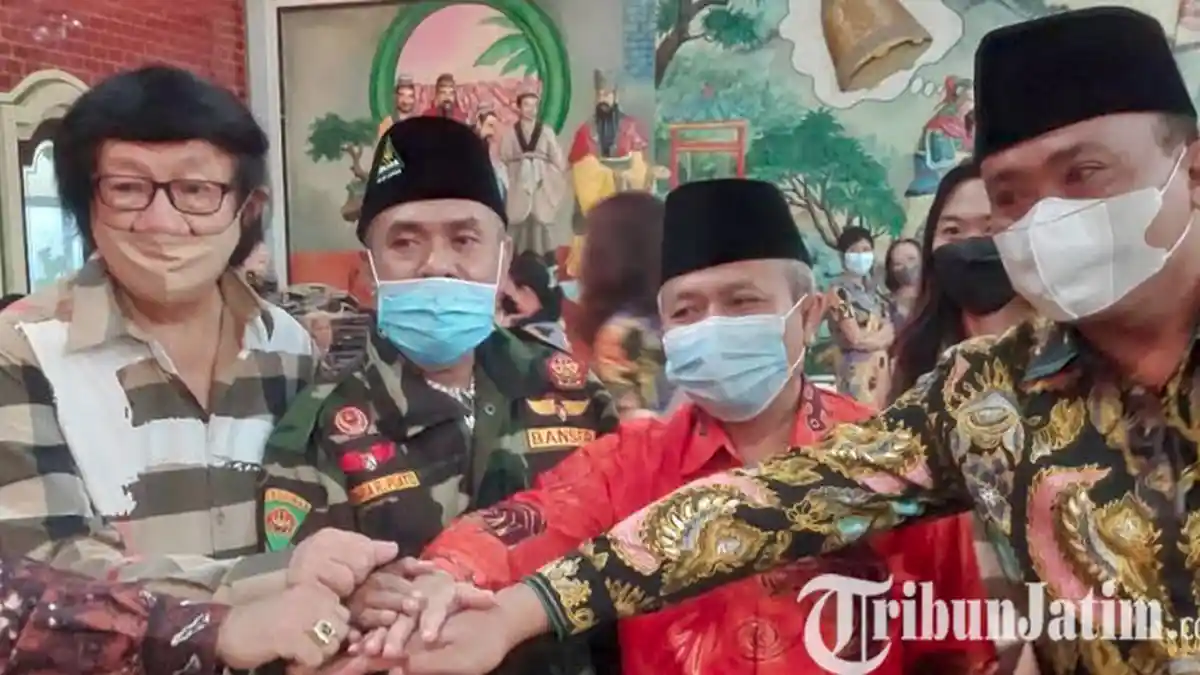 Pejabat Kemenag Hadiri Cap Go Meh di TITD Kwan Sing Bio, Sekjen: Ini Pengalaman Pertama