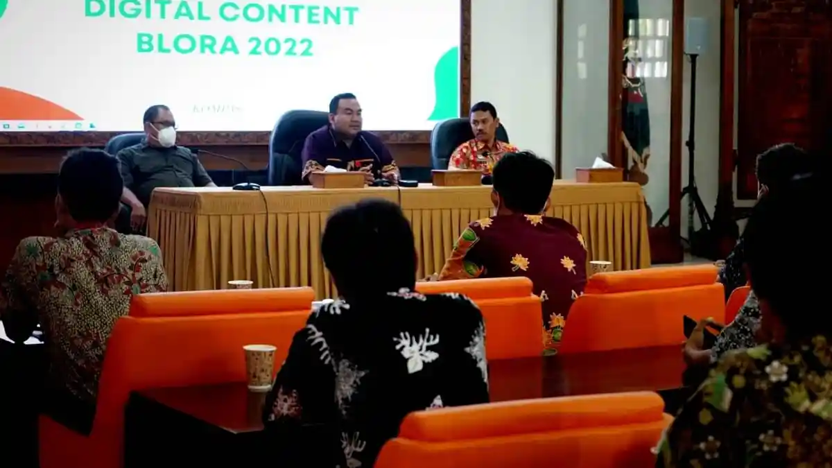 Laporan Masyarakat Banyak Masuk Akun Bupati Blora, Arief Rohman: Akun Medsos OPD Harus Aktif!