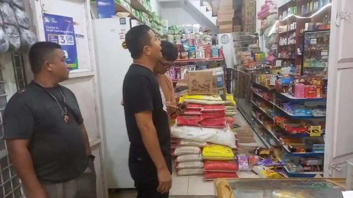 Cek Rekaman CCTV, Polisi Buru Dua Perampok Bersenjata Api di Toko Kelontong Dharmasraya