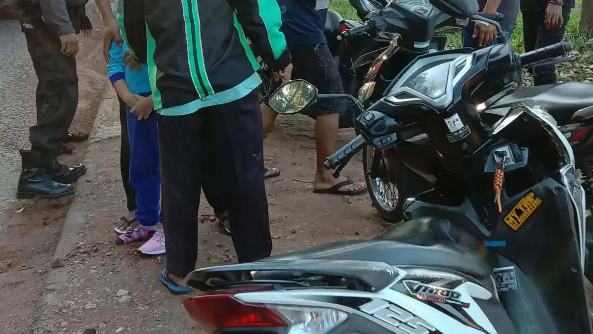 Motor Honda Vario Tabrakan di Batuampar, Pengendara Terguling-guling di Aspal