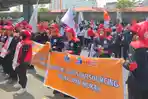 20260501-demo-hari-buruh-depan-dprd-ss.jpg