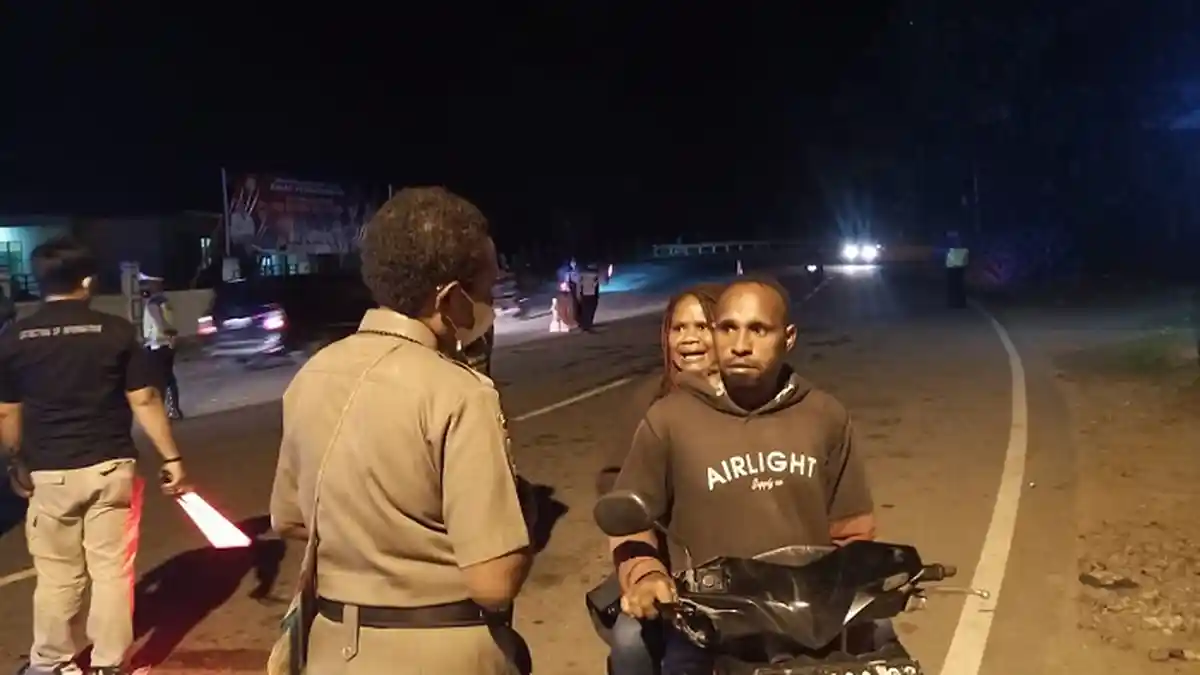 Banyak Pengendara Langgar Aturan Lalu Lintas Saat PPKM di Kota Jayapura