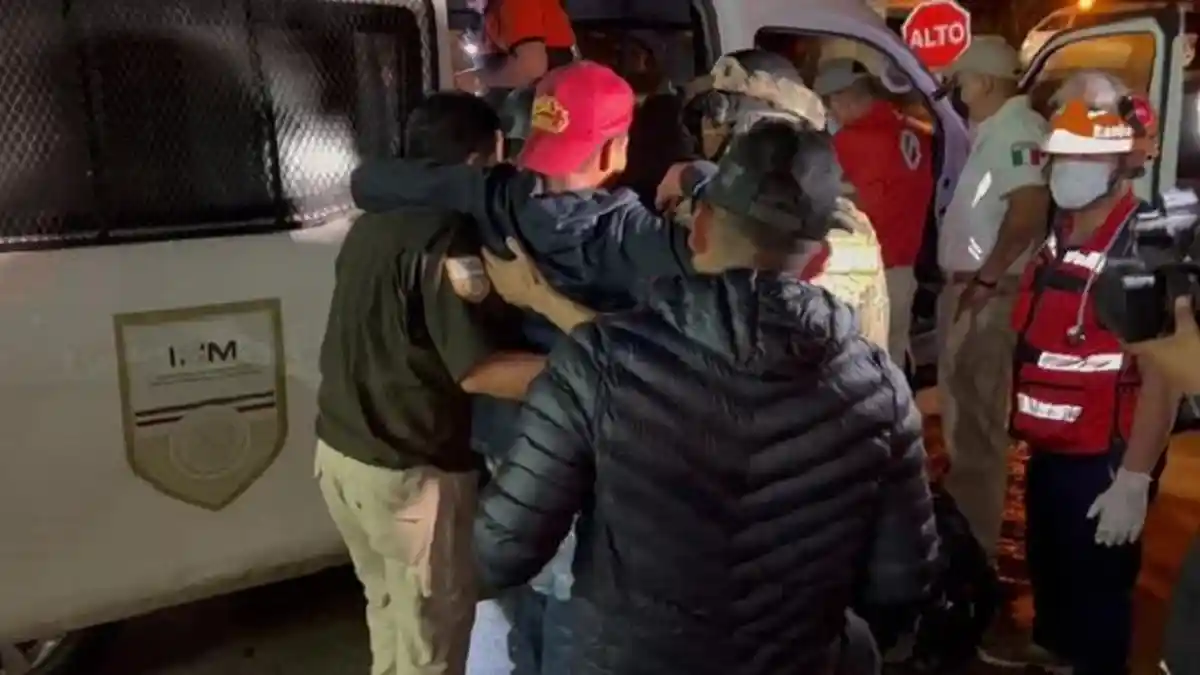 Pasukan Keamanan Meksiko Selamatkan 94 Migran Terjebak Dalam Truk Trailer Barang