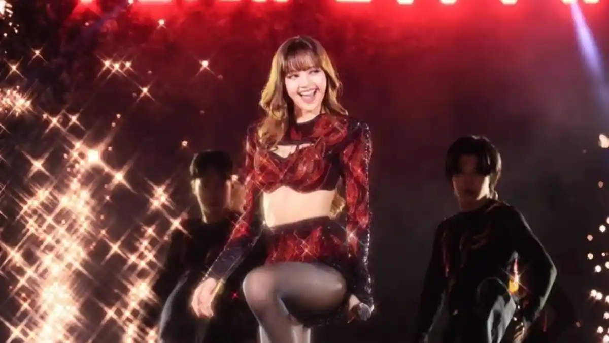 Lisa BLACKPINK Pecahkan Rekor Tayangan Live Streaming Tahun Baru di ...