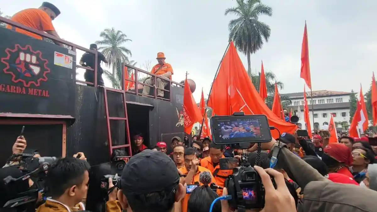 Daya Beli Jadi Turun, Buruh Tolak UMK 2024 