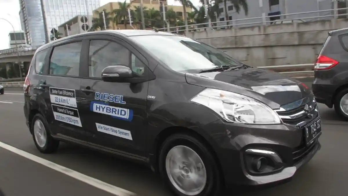 Suzuki Ertiga Diesel Hybrid Dibekali Baterai dan Turbo