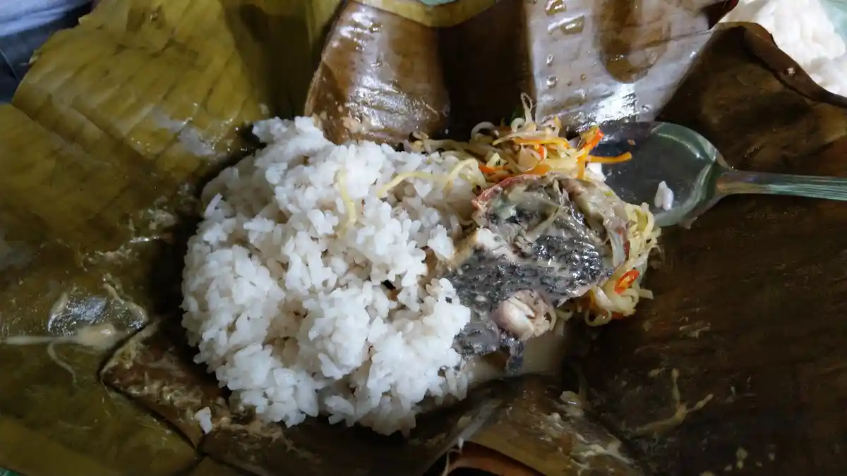 Mencicip Botok Ikan Laut Legendaris di Pesisir Selatan Trenggalek