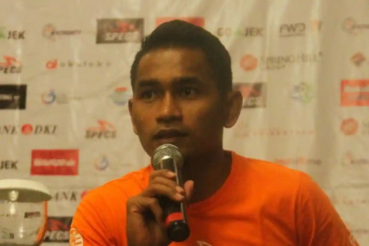 Ramdani Lestaluhu Berbagi Pengalaman dengan Pemain Yunior Persija di Program Become A Pro