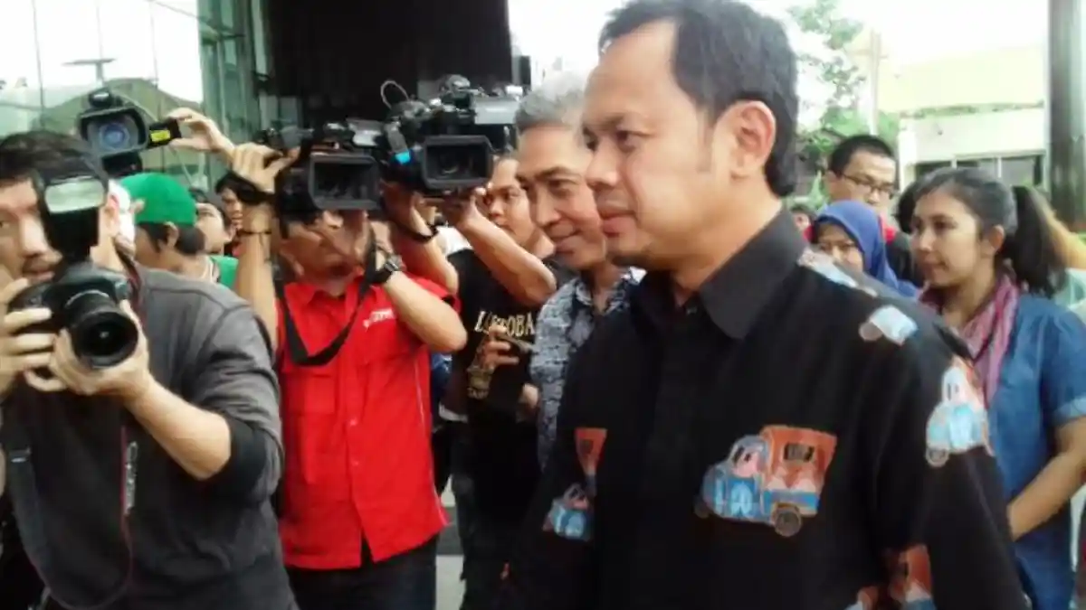 Kenakan Kemeja Motif Bemo, Bima Arya-Dedie Rachim Lapor Harta ke KPK