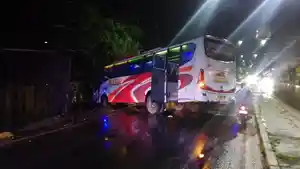 Bus-PO-Mira-Selip-di-Mojoagung-Jombang-Tak-Ada-Korban-Jiwa.jpg