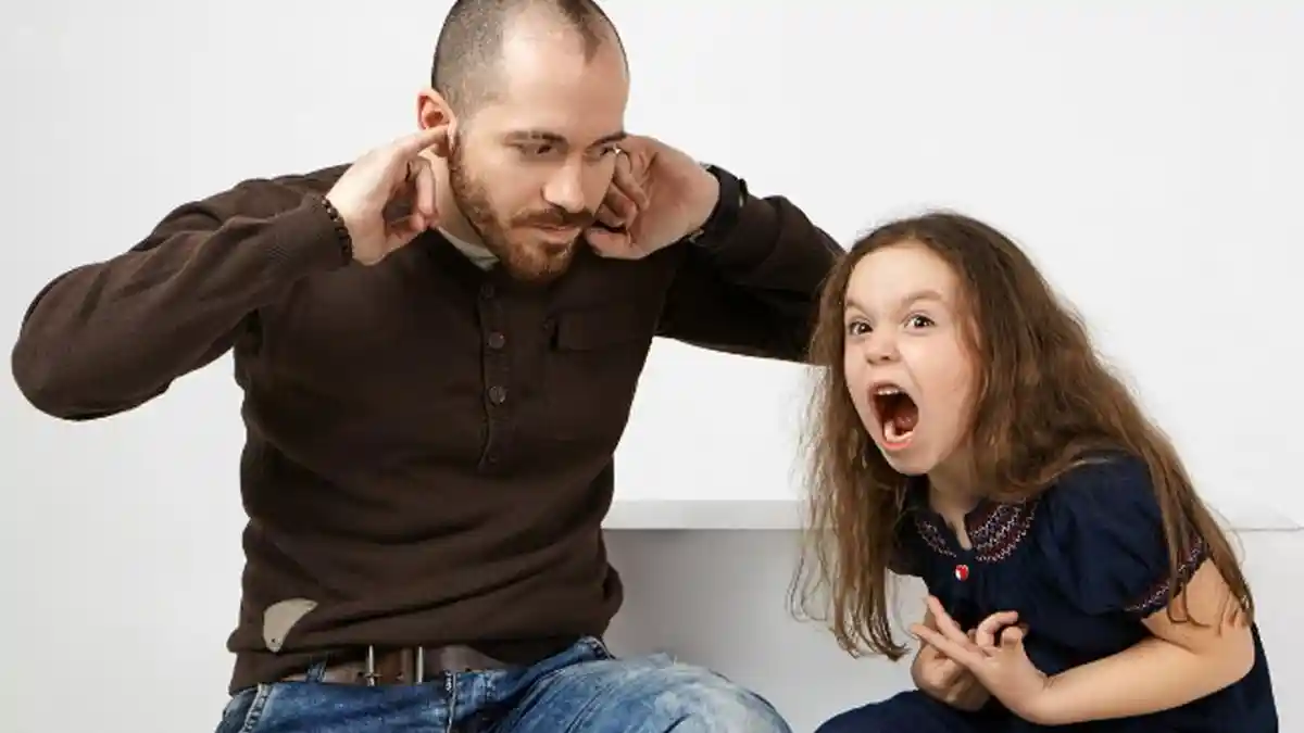 Ternyata Ada Beberapa Ciri Tantrum yang Tak Normal Pada Anak, Salah Satunya Melukai Diri Sendiri