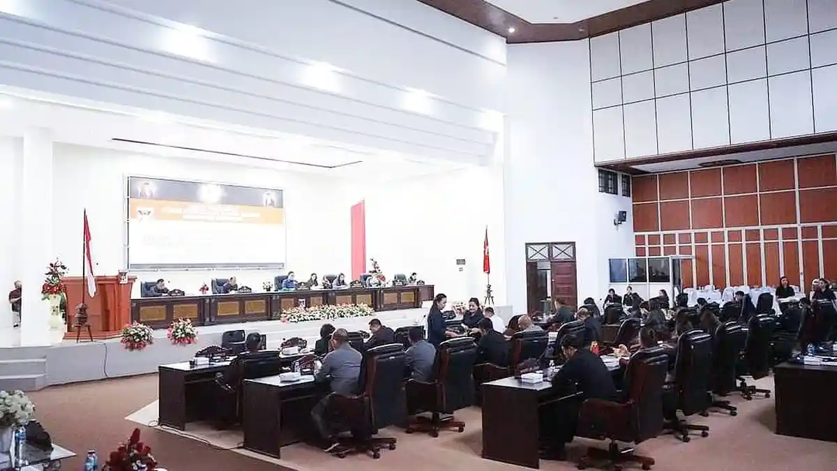 Intip Isi Garasi Wakil Ketua DPRD Minahasa Okstesi Runtu dari Partai Golkar