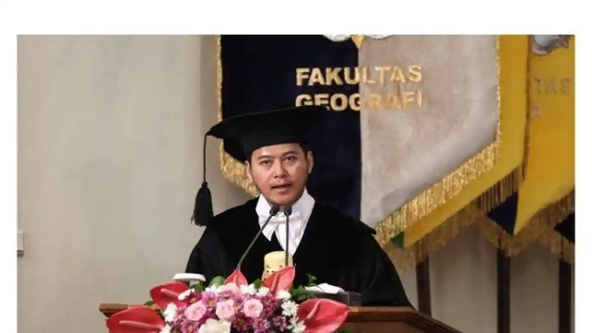 Viral Sosok Pramaditya Wicaksono Jadi Guru Besar Termuda UGM, Pecahkan Rekor: Ini Anugerah