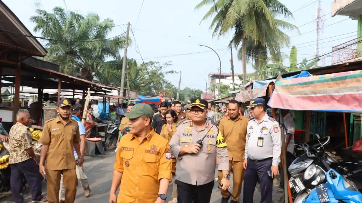 Cek Harga dan Stok Pangan Jelang Idul Fitri, Kapolres Tanjungbalai dan Unsur Forkopimda Sidak Pasar